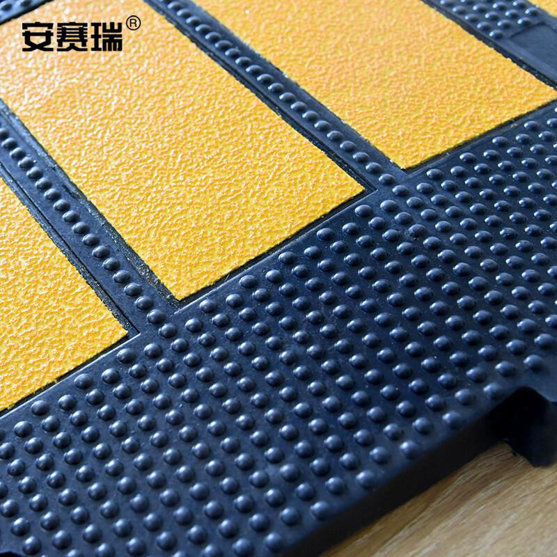 安赛瑞 11105 重载反光减速板  黑黄色 900×500×50mm按（个）销售