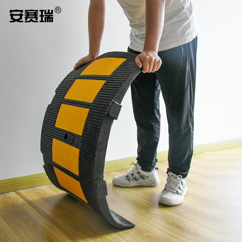 安赛瑞 11105 重载反光减速板  黑黄色 900×500×50mm按（个）销售