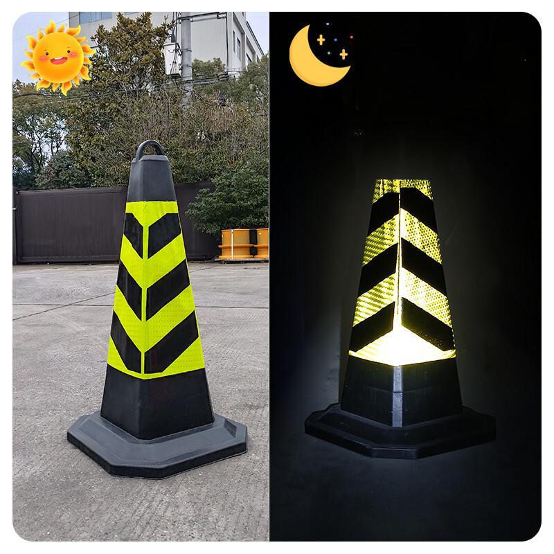 轰烈消防 黑色锥体+黑黄色反光膜 PVC带提环反光斜条纹路锥 约700×380×380mm 3kg按（个）销售