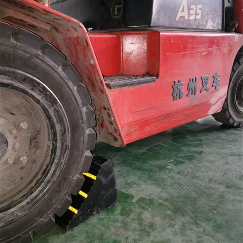 伏兴 C1450 橡胶止退器 阻车器斜坡阻退器车轮定位器挡车器 [适用非机动车-0.8kg]16*9*9cm按（个）销售