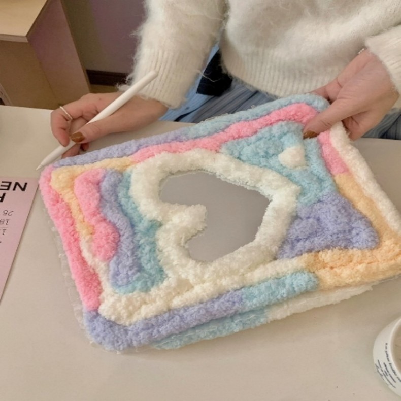 极川 iPad保护壳 彩虹糖毛绒爱心镜面防摔平板套 适用iPad Pro 2024版(13英寸)按个销售